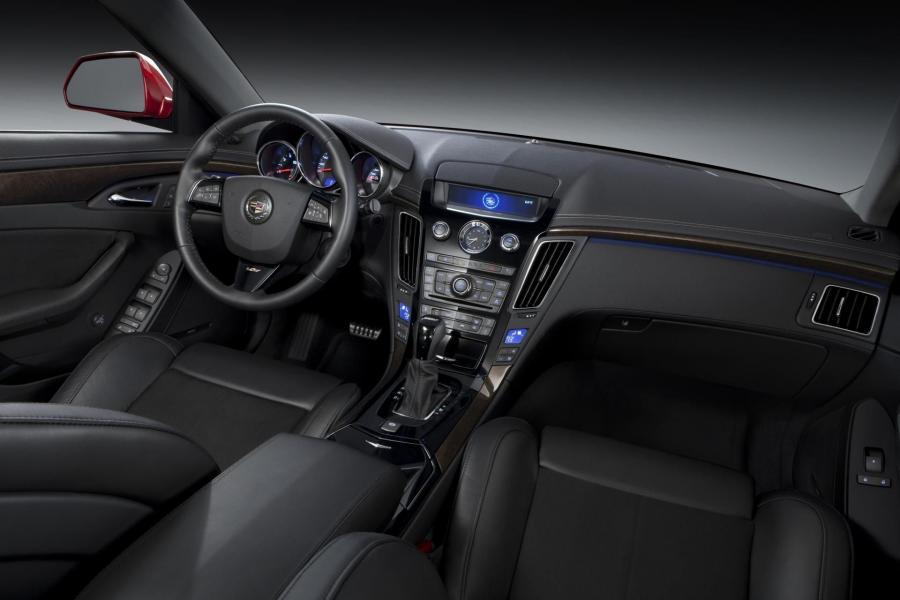  Cadillac CTS-V 2013 года  (фото 4 из 12)